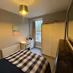 Fern House ゲストハウス